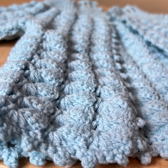 Baby Handknitted cardigan and bonnet set color baby blue - Picture 16 of 17
